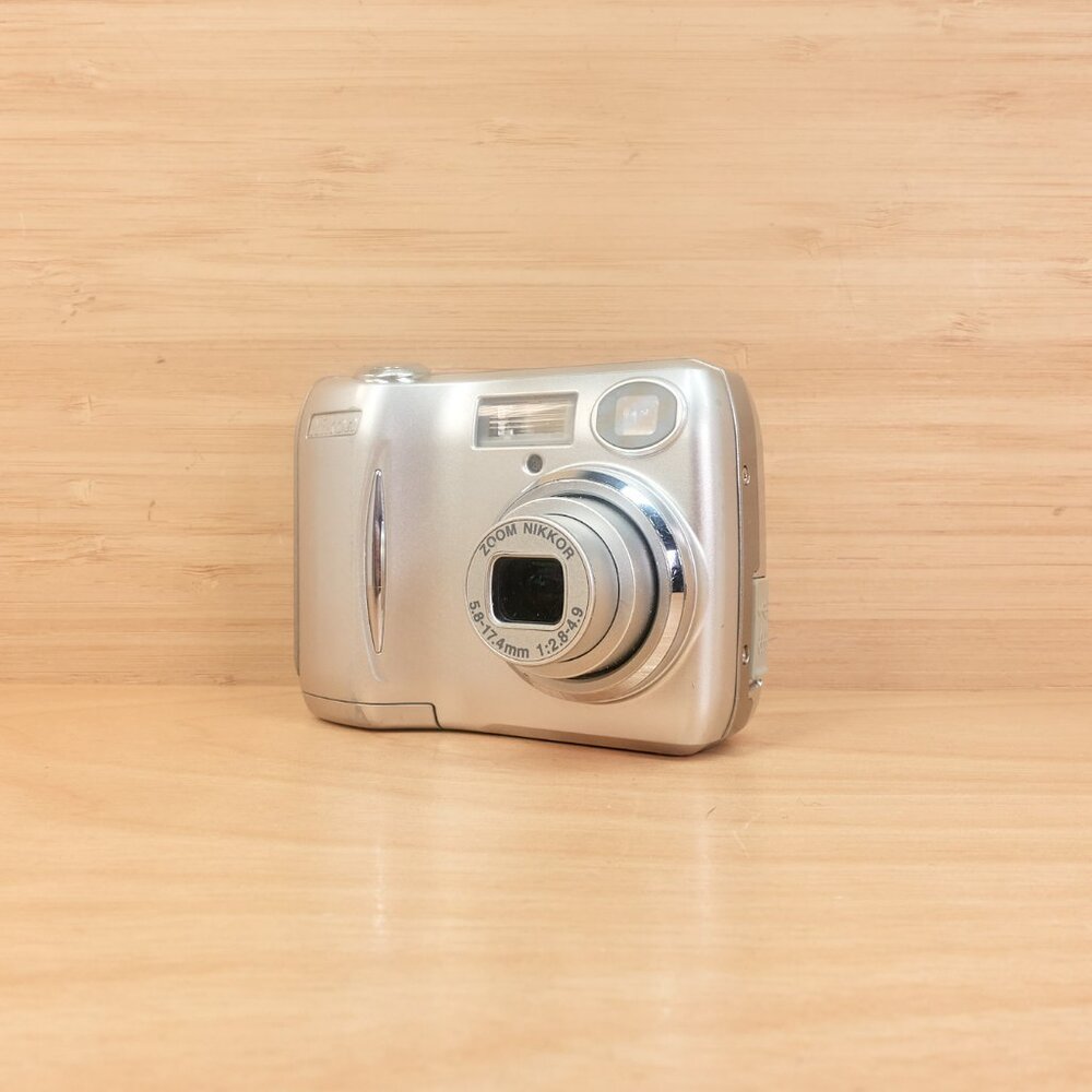 Nikon Coolpix E3200 / 3.2MP Digital Camera / Compact Point-and-Shoot / Silver